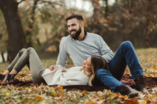 Начало общения на сайте знакомств: как привлечь внимание с первого сообщения