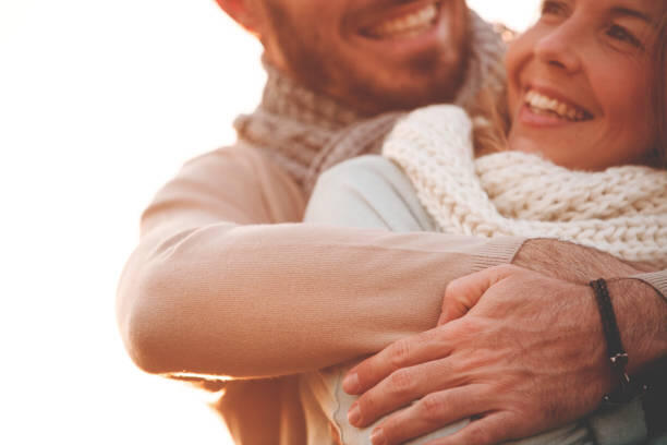 Начало общения на сайте знакомств: как привлечь внимание с первого сообщения