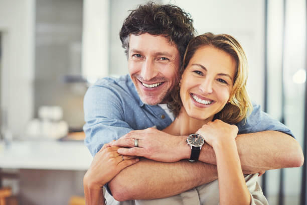 Начало общения на сайте знакомств: как привлечь внимание