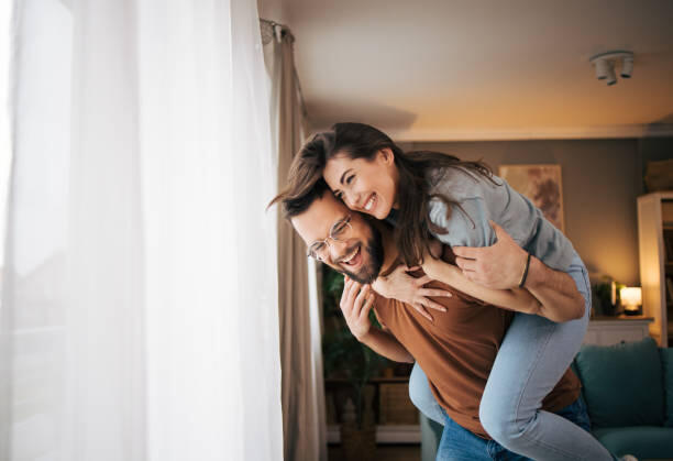 Как успешно начать общение на сайте знакомств: секреты первого контакта