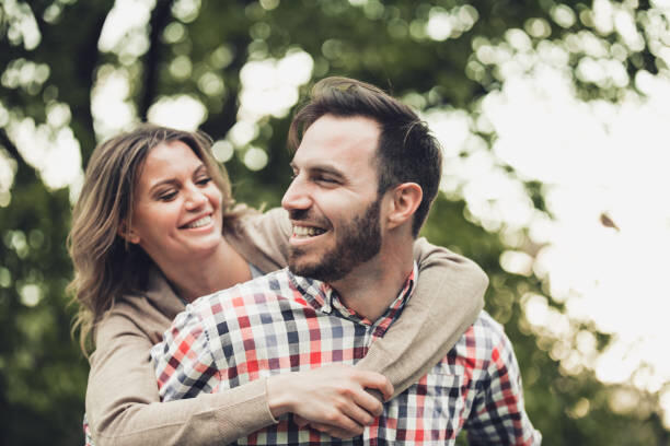 Начало общения на сайте знакомств: как создать первое впечатление