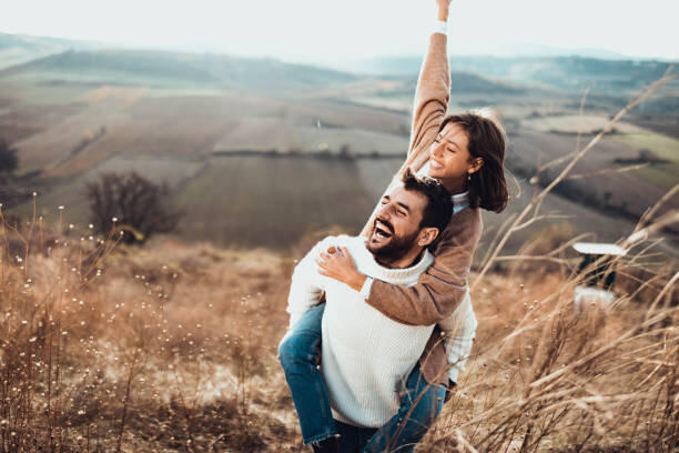 Начало общения на сайте знакомств: как сделать первый шаг