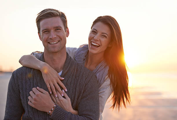 Начало общения на сайте знакомств: как привлечь внимание с первого слова