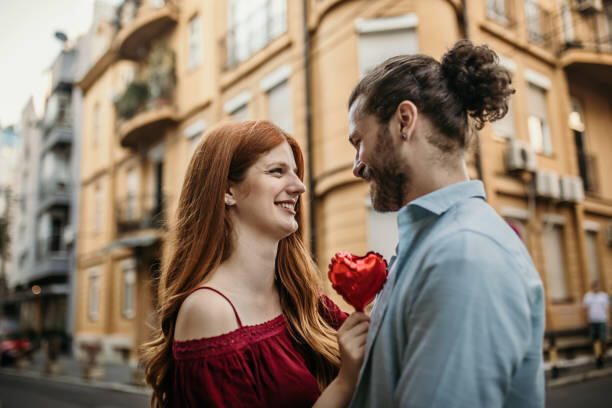 Как успешно начать общение на сайте знакомств: секреты первого контакта