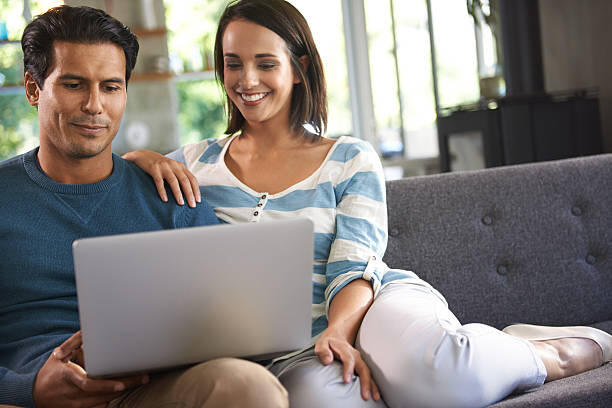 Как успешно начать общение на сайте знакомств: секреты первого контакта