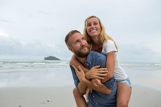 Начало общения на сайте знакомств: как сделать первый шаг к знакомству