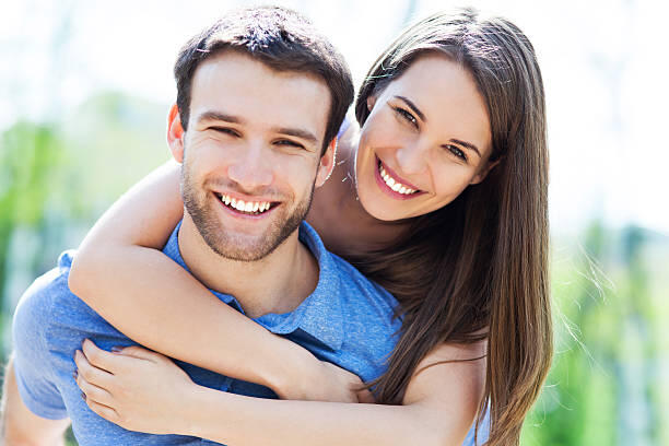 Как начать общение на сайте знакомств: советы по первому сообщению