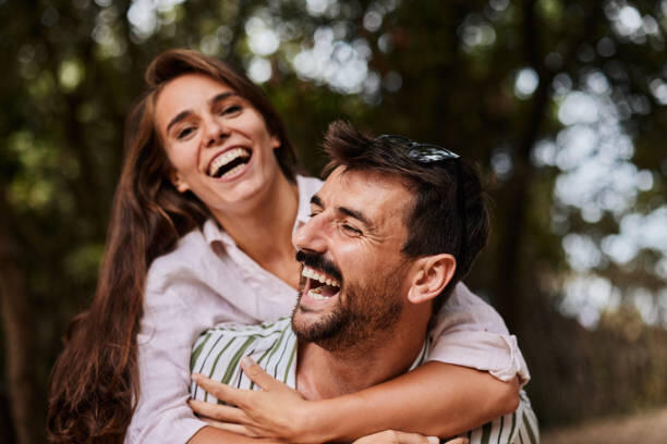 Начало общения на сайте знакомств: советы от экспертов