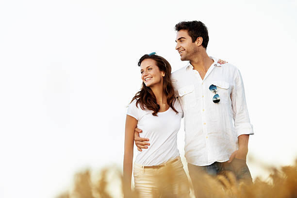 Начало общения на сайте знакомств: как привлечь внимание с первого слова