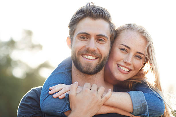 Как начать общение на сайте знакомств: советы по первому сообщению