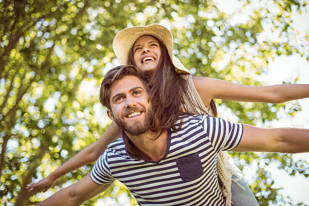 Виртуальные связи: понимание онлайн-знакомств и их влияние