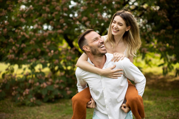 Начало общения на сайте знакомств: как сделать первый шаг к знакомству