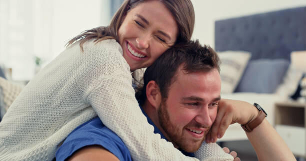 Начало общения на сайте знакомств: как сделать первый шаг к знакомству