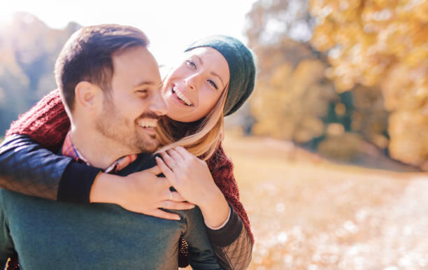 Начало общения на сайте знакомств: как сделать первый шаг к знакомству