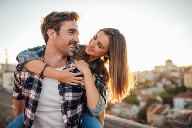 Начало общения на сайте знакомств: как сделать первый шаг к интересному общению