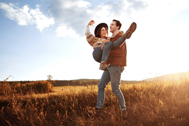 Начало общения на сайте знакомств: как подобрать тему для разговора