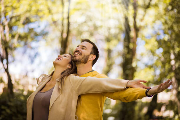 Начало общения на сайте знакомств: какие темы обсуждать