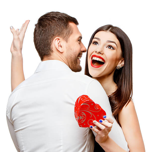 Начало общения на сайте знакомств: как привлечь внимание с первого слова