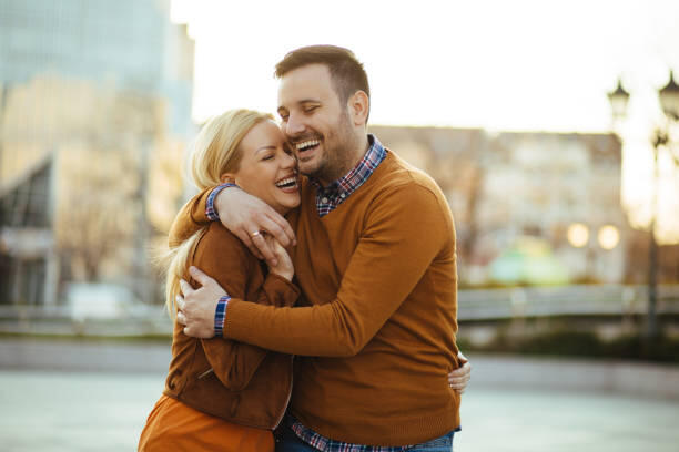 Начало общения на сайте знакомств: как сделать первый шаг к интересному общению