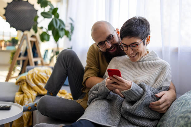 Начало общения на сайте знакомств: как сделать первый шаг к удачному знакомству