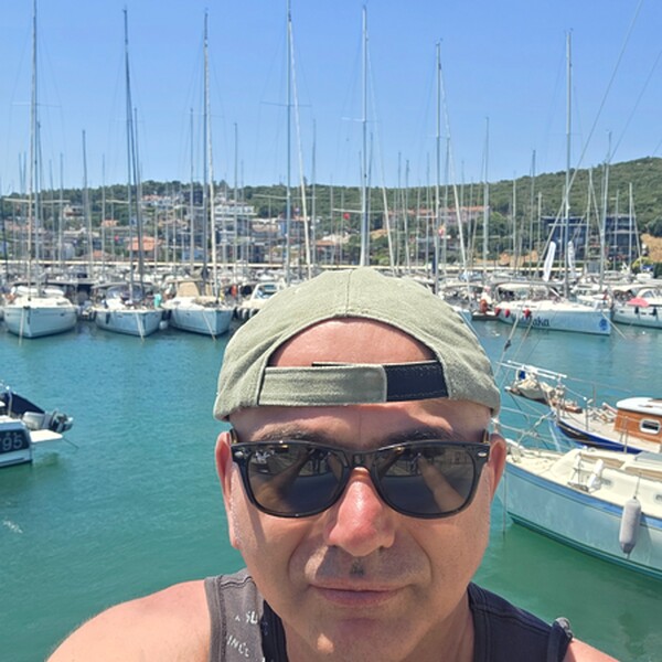 Alberto, 50